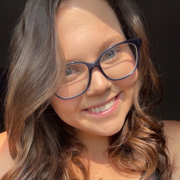 Meet your Posher, Jennifer - Picture 1 of 1